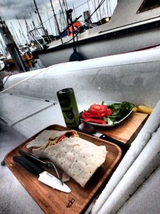 Bohnenpüree Avocado Wrap